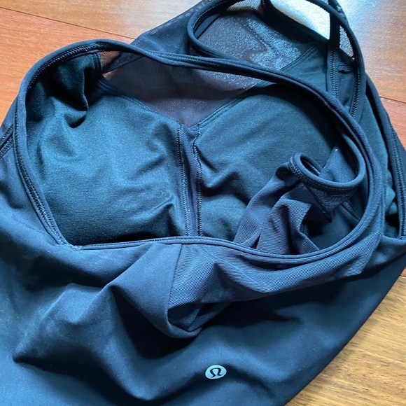 Lululemon black crop top Sz 8 - Picture 5 of 8
